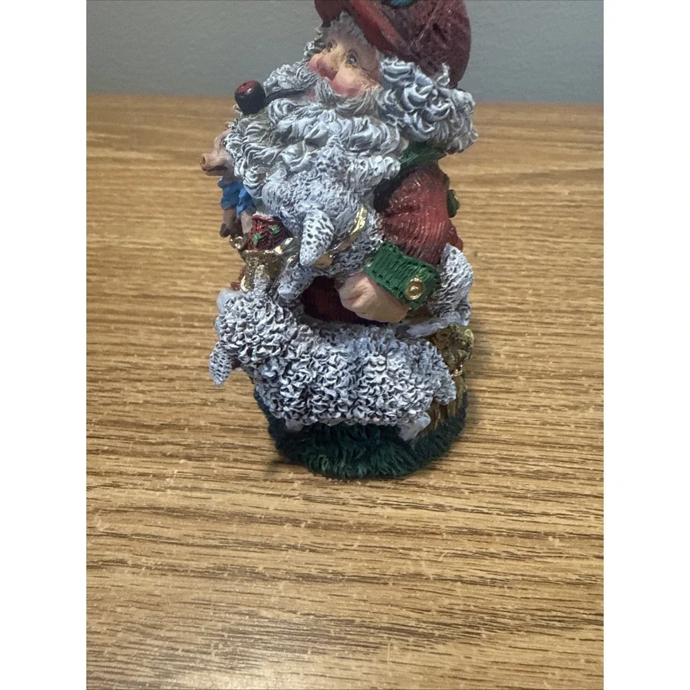 Crinkle‎ Clause (Agri Clause) Santa with Sheep and Pig
